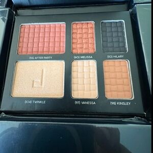Doucce Eyeshadow Palette - Vibrant Collection Brand NEW